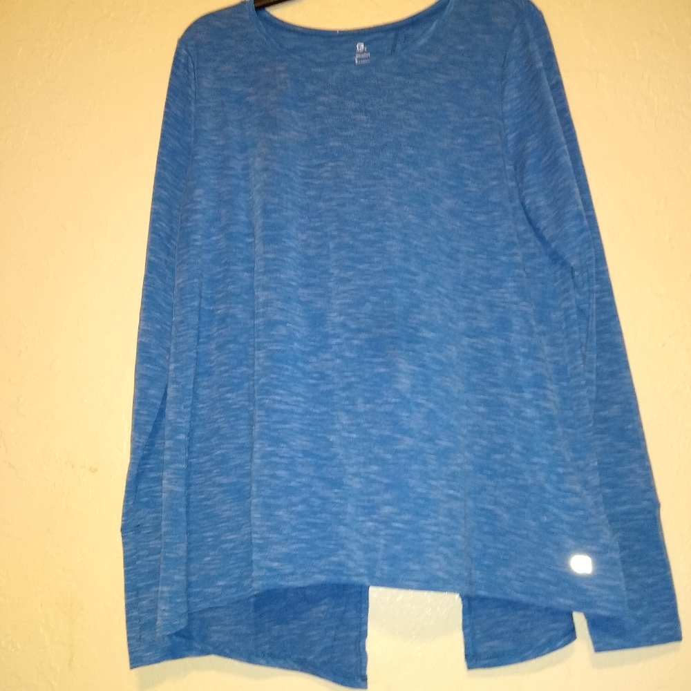 Gap fit yoga shirt